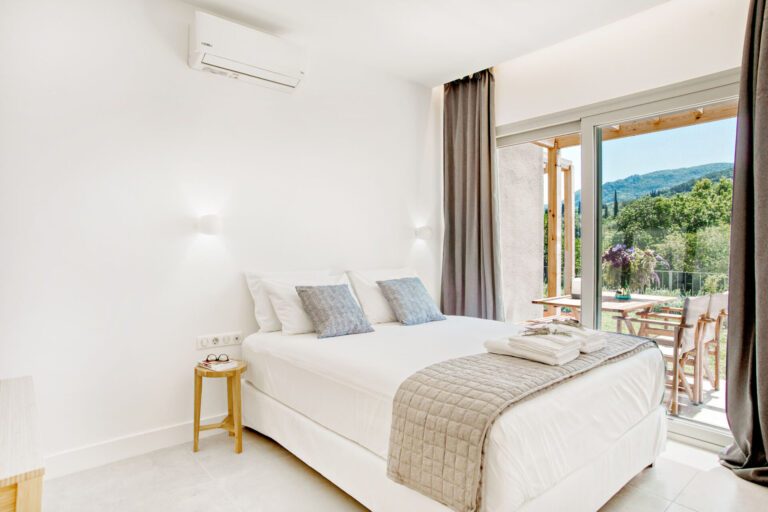 Kumquart Orange Apartment